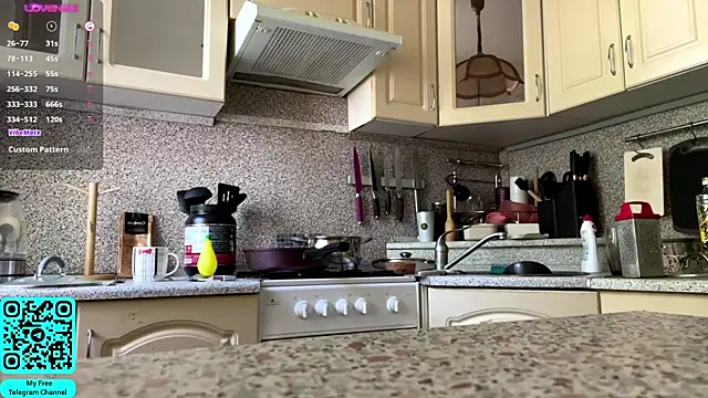 Živý XXX chat MadalynNosel