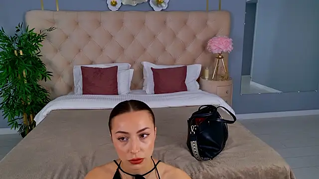 NicoleHarris Chat XXX in diretta