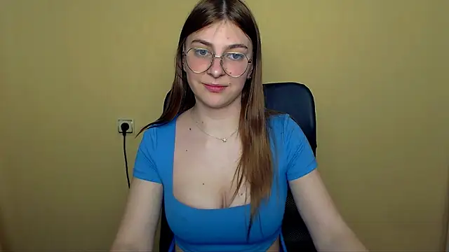 Luna_Lush_ Adlı Modelin Canlı XXX Sohbeti