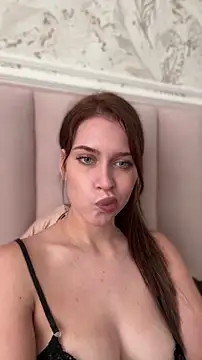 KikiWatson Live XXX-chat