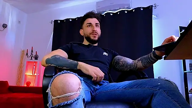 Chatroom XXX en direct de MightyAaron66