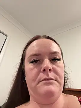 carinabro10's Webcam Show