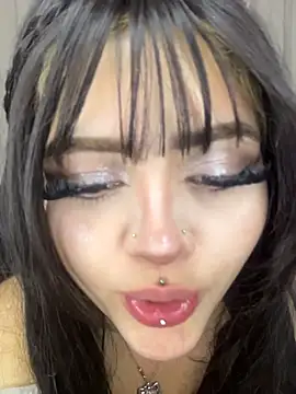 lya_nekko_ Adlı Modelin Canlı XXX Sohbeti