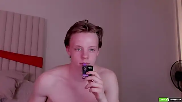 SimonWarner Live XXX Chat