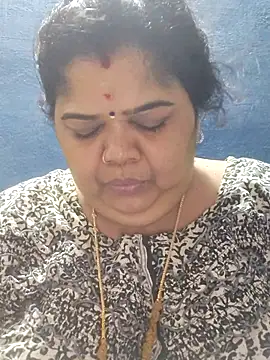 tamilthanushri Live XXX-Chat