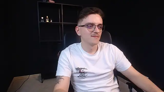 FelixStarkk – Naživo XXX chat