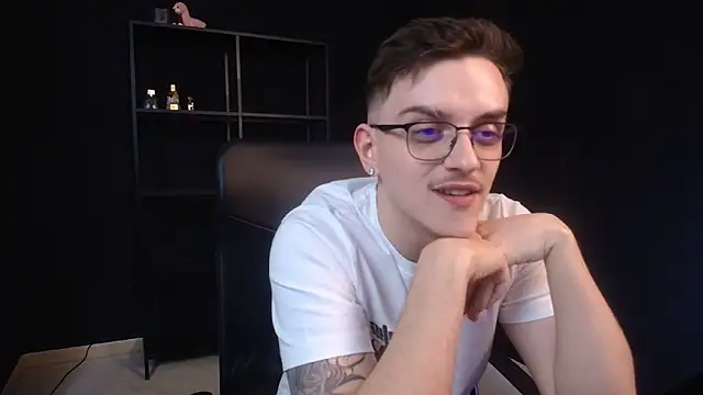 FelixStarkk: απευθείας συνομιλία ΧΧΧ