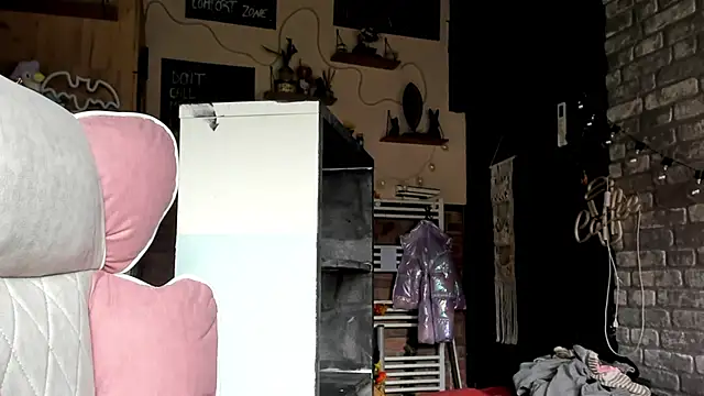 karo123421 élő XXX-chatje