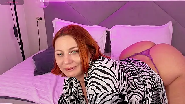 FoxyRedMamy's Live XXX Chat