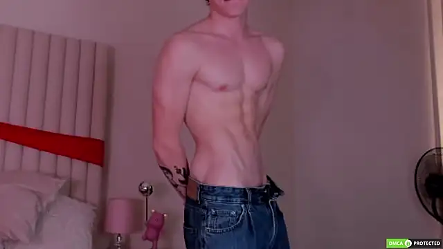 Show modela SimonWarner na web-kameri