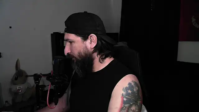 DevilPup75_ Show in webcam