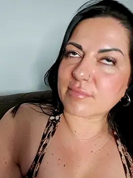 juliaaa18 Adlı Modelin Canlı XXX Sohbeti