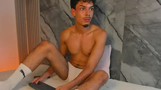 AlexLaurent Chat XXX live