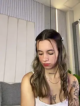 Chatroom XXX en direct de JuliaColemann