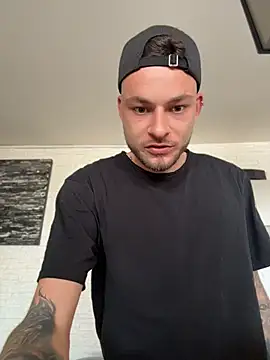 inkeddenis Chat XXX live