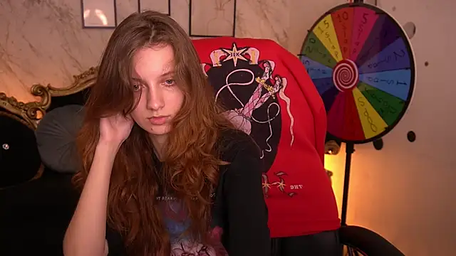 CuteeFoxy Adlı Modelin Canlı XXX Sohbeti