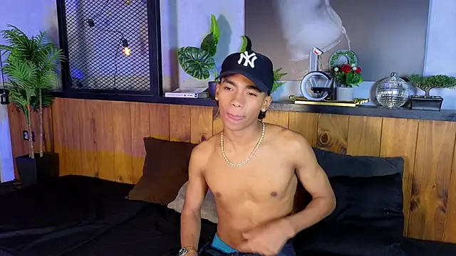 AlanCutee Pertunjukan Webcam