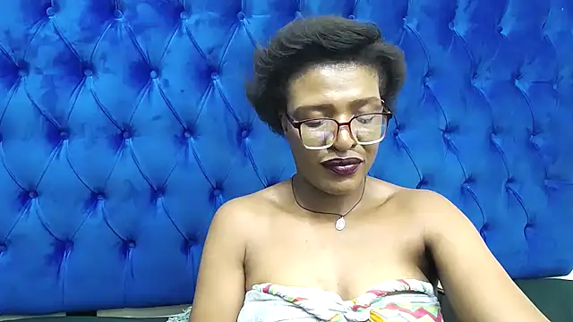 SpicyQueenxxxx élő XXX-chatje