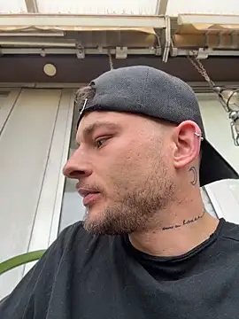 inkeddenis' Webcam Show