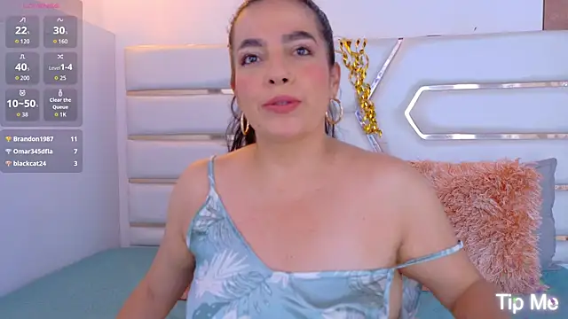 Chat XXX en directo de miiaa_collins_