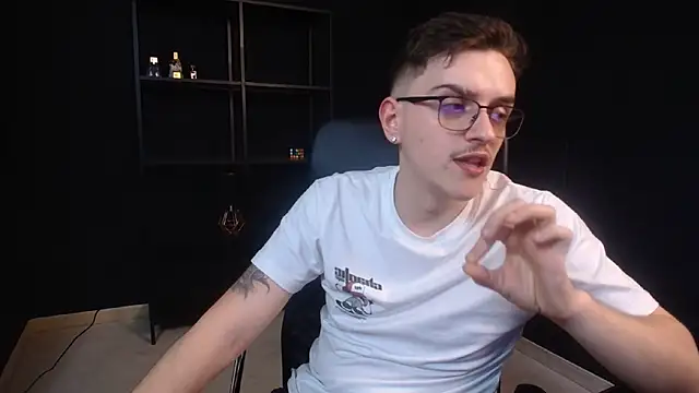 FelixStarkk Adlı Modelin Canlı XXX Sohbeti