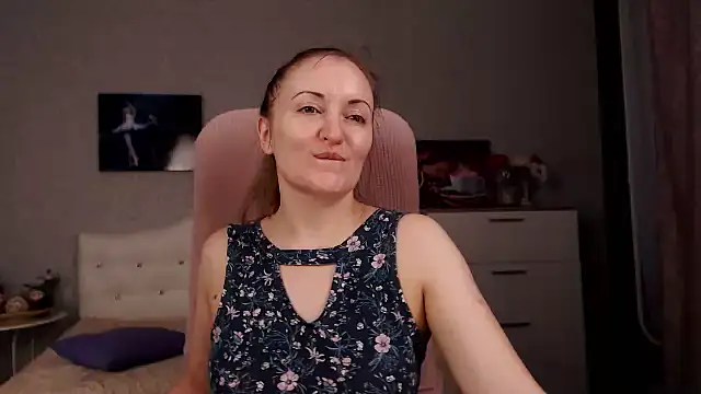 BettyFootFetish Adlı Modelin Canlı XXX Sohbeti