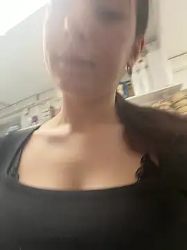 XXX chat uživo modela sexymelli18