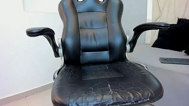 Chat +18 de adams_bobby ao vivo