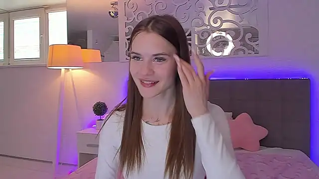 LuisaClover's Live XXX Chat