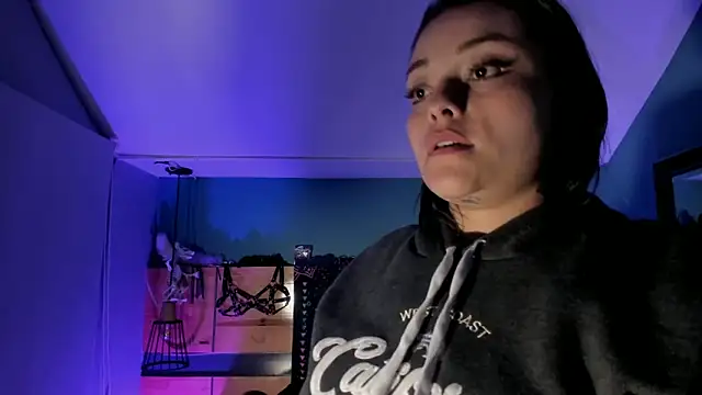 ChloeAllennn Chat XXX in diretta