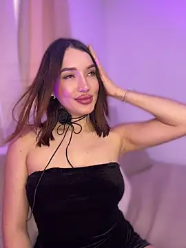 Bella-taylorr live XXX chat