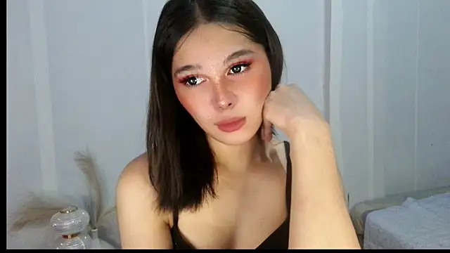 hotfuckablelouilaxx Webcam Show
