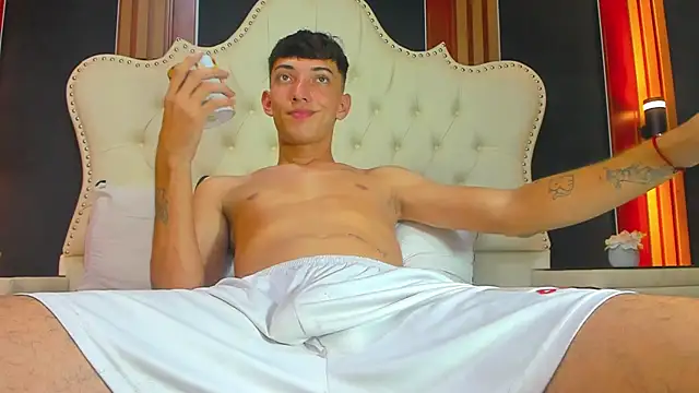 Онлайн чат XXX MichaelVasquex
