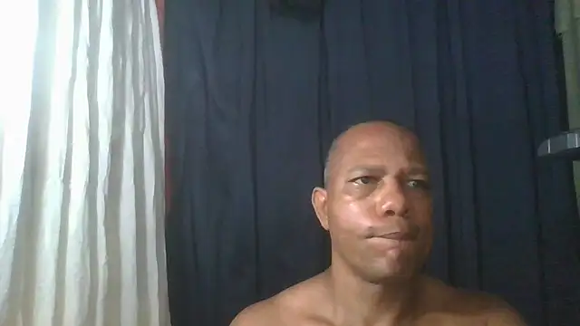 Pokazy przed kamerką – bigblackcock75