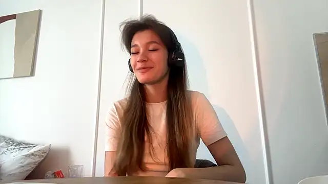 RoniBraccia Adlı Modelin Canlı XXX Sohbeti