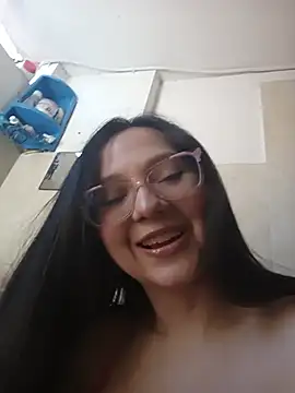 Czat XXX na żywo – Camilatinass_