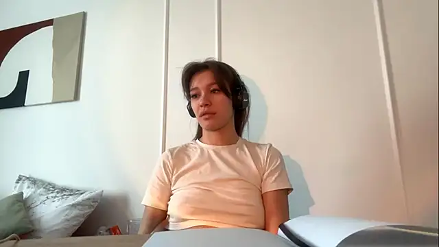 RoniBraccia Adlı Modelin Canlı XXX Sohbeti