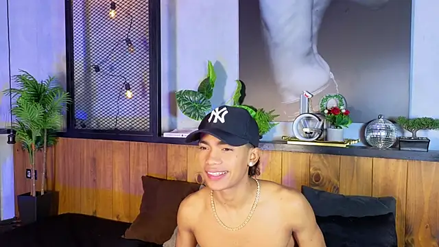 AlanCutee Adlı Modelin Canlı XXX Sohbeti