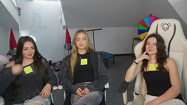 AriaAstra élő XXX-chatje
