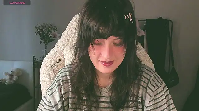 sheeny_shy élő XXX-chatje