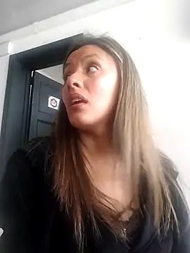 Chat XXX ao vivo de CynthiaMore