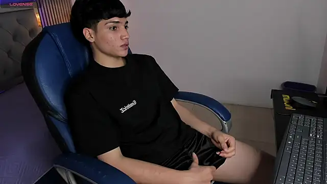 SamBlack_ live XXX chat