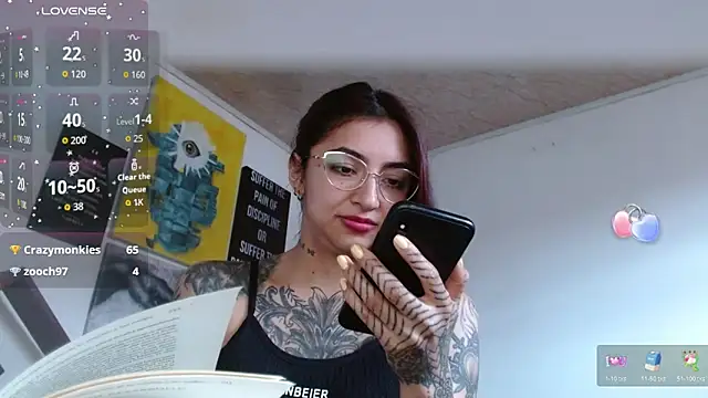 ZoeBakers_ Adlı Modelin Canlı XXX Sohbeti