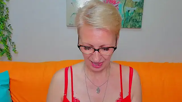 iamyourdream89 Adlı Modelin Canlı XXX Sohbeti