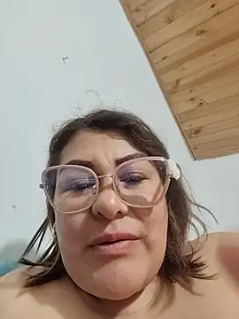 Chat XXX ao vivo de AlexxiaaMat