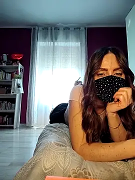 Akemi_rossi Chat XXX live