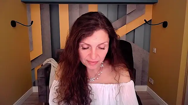 EllaLong's Live XXX Chat