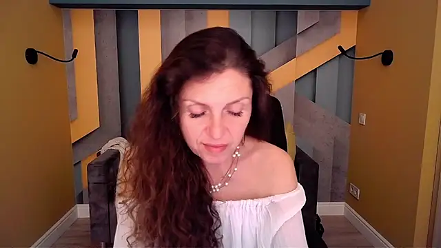 EllaLong Live XXX Chat