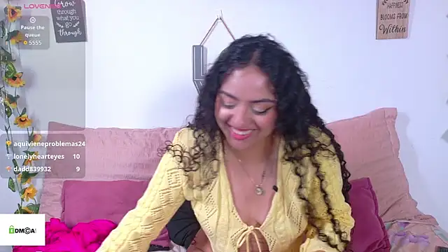 Czat XXX na żywo – emiily_curly