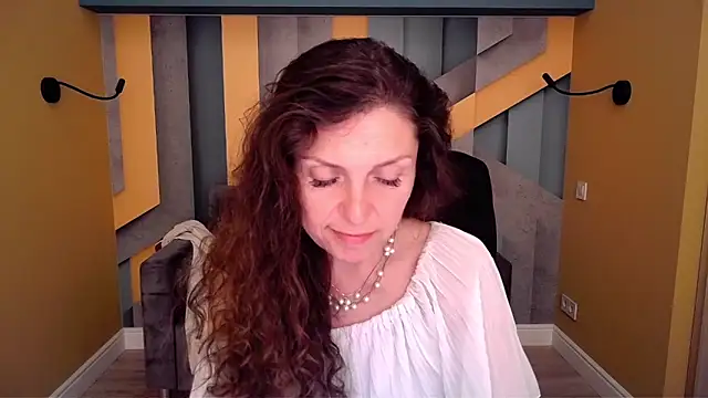 EllaLong's Live XXX Chat